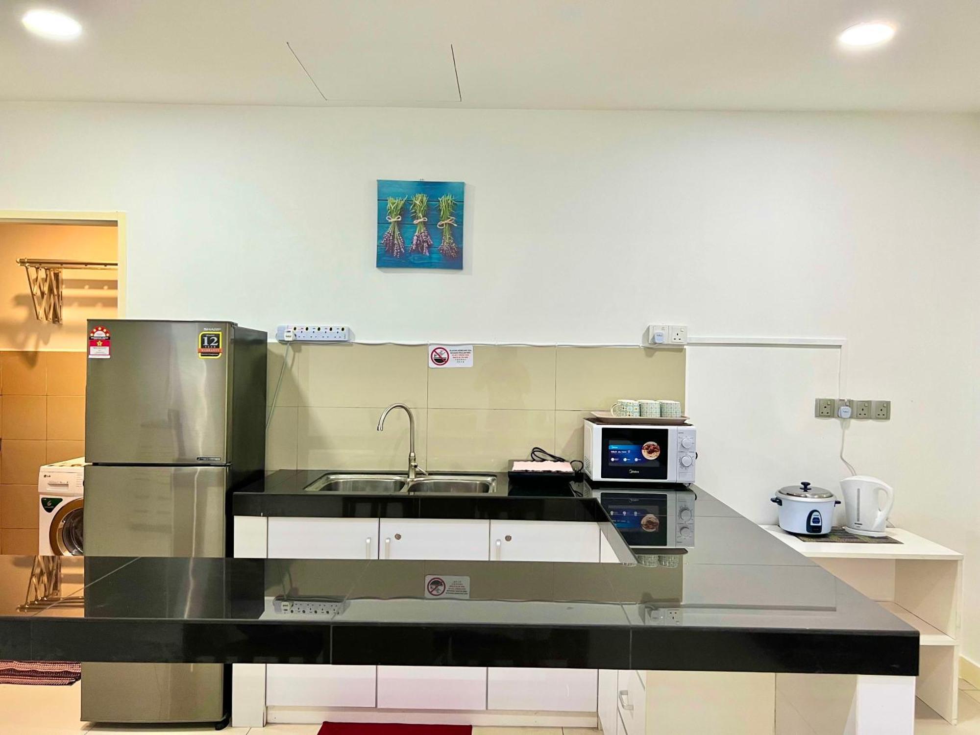 Capital O 90987 The Loft Residences Homestay @ Imago Shopping Mall 2 Kampong Sembulan Eksteriør bilde