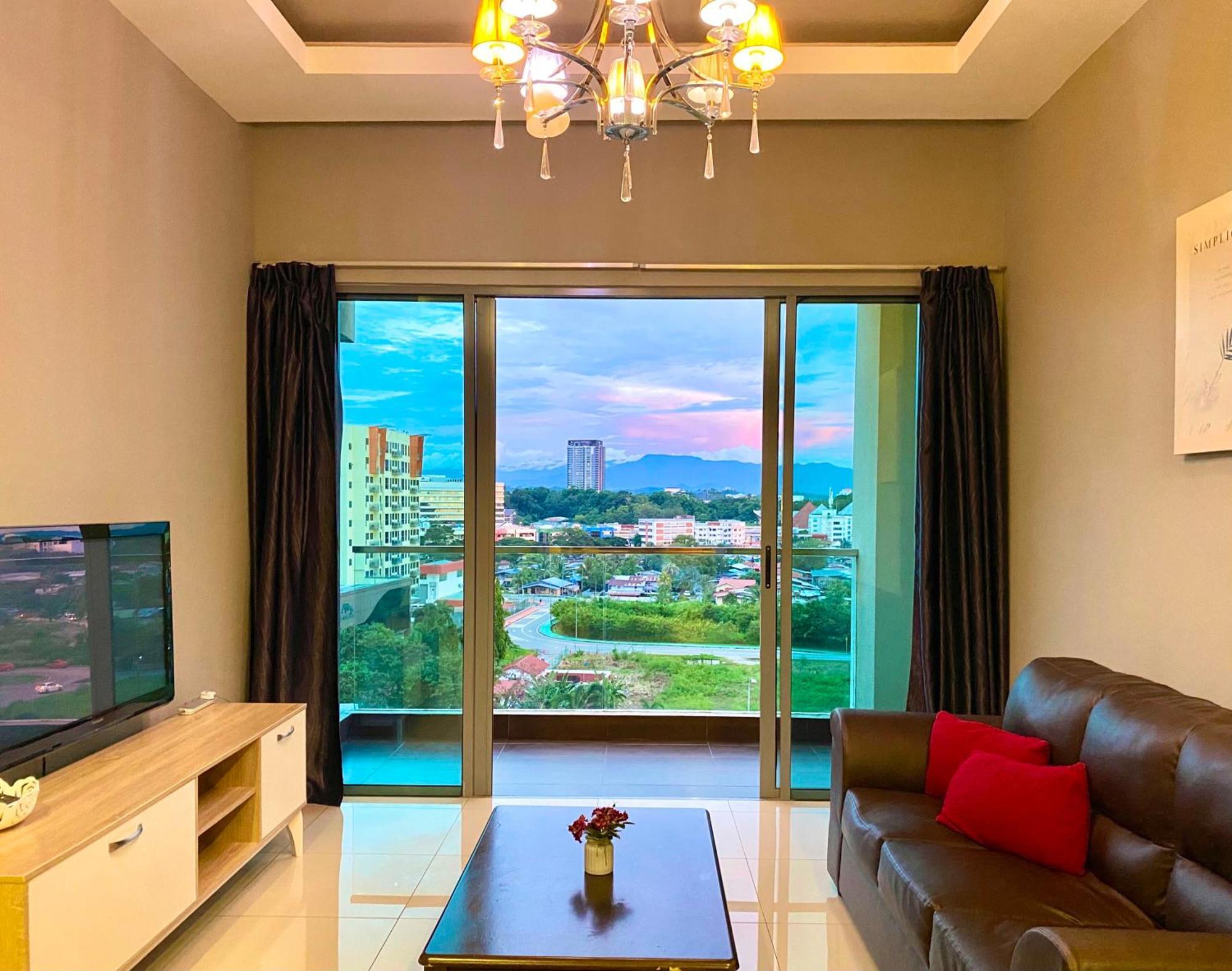 Capital O 90987 The Loft Residences Homestay @ Imago Shopping Mall 2 Kampong Sembulan Eksteriør bilde